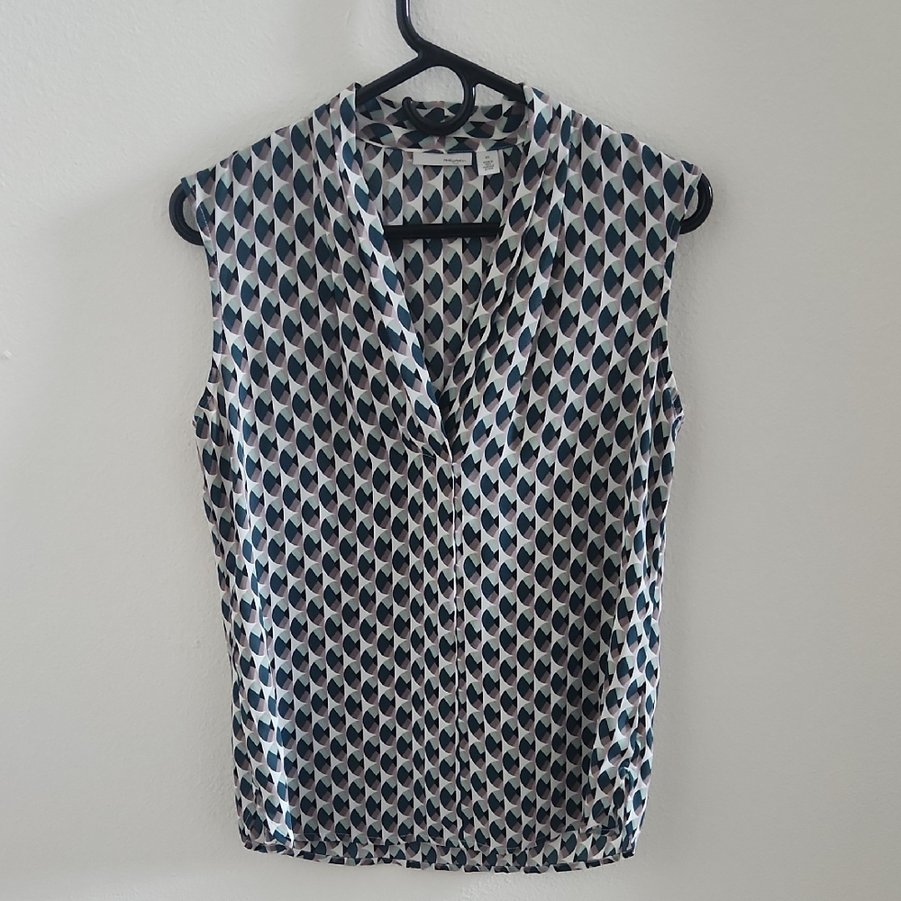 Halogen Sleeveless Geometric Blouse in Black, Green and White